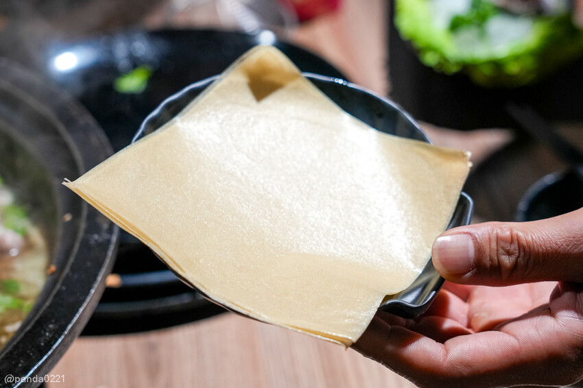 桃園中壢｜石拾伍石頭火鍋，爆炒香氣讓人流口水，手工沙茶必沾！