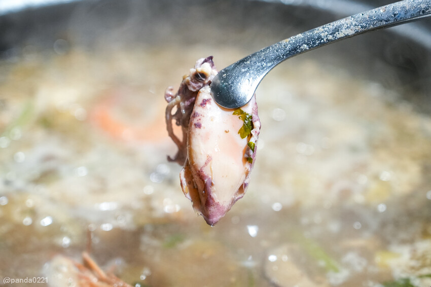 桃園中壢｜石拾伍石頭火鍋，爆炒香氣讓人流口水，手工沙茶必沾！