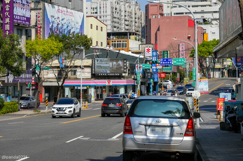 桃園中壢｜石拾伍石頭火鍋，爆炒香氣讓人流口水，手工沙茶必沾！
