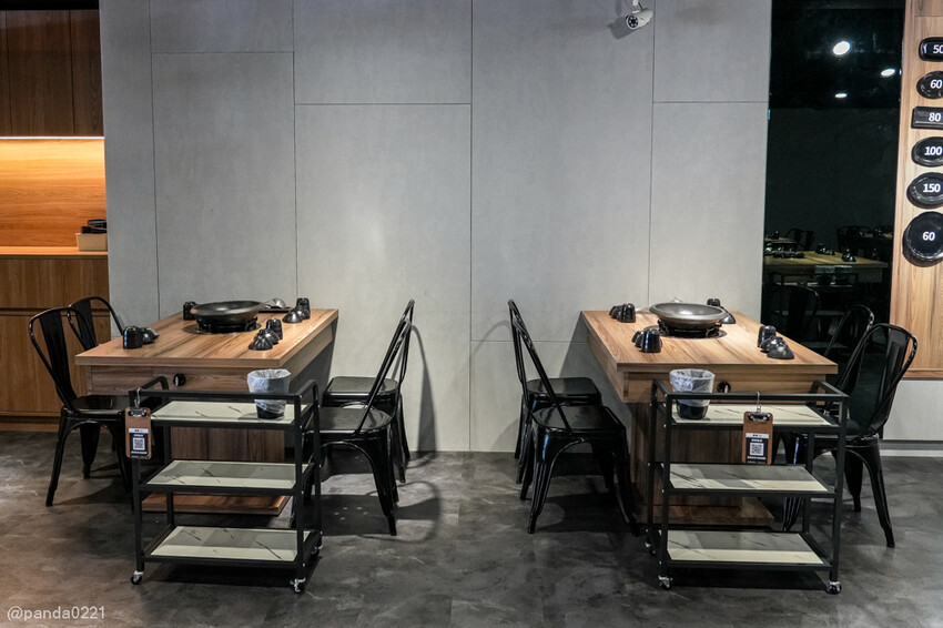 桃園中壢｜石拾伍石頭火鍋，爆炒香氣讓人流口水，手工沙茶必沾！