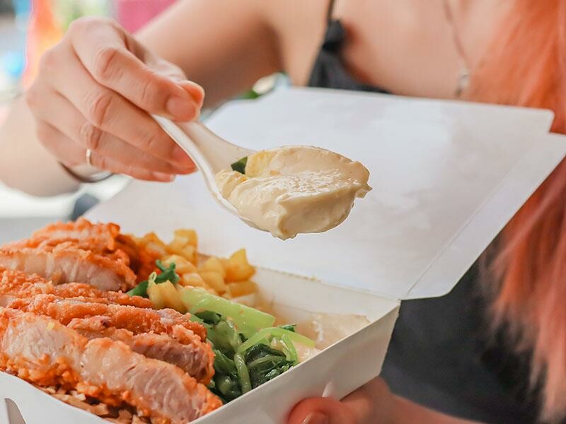 新村便當關新店來啦！招牌雜碎飯一吃就愛上，新竹眷村便當好滋味，園區外送首選！
