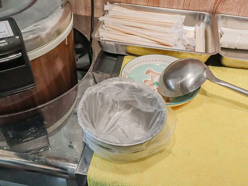 新村便當關新店來啦！招牌雜碎飯一吃就愛上，新竹眷村便當好滋味，園區外送首選！