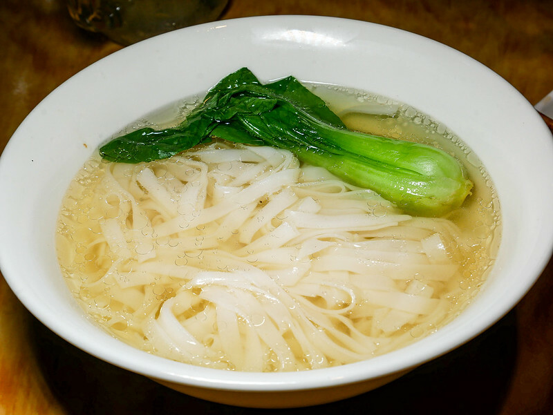 公館平價港式美食!沙嗲士多必吃沙嗲串燒、港式雲吞,讓你一秒飛香港。