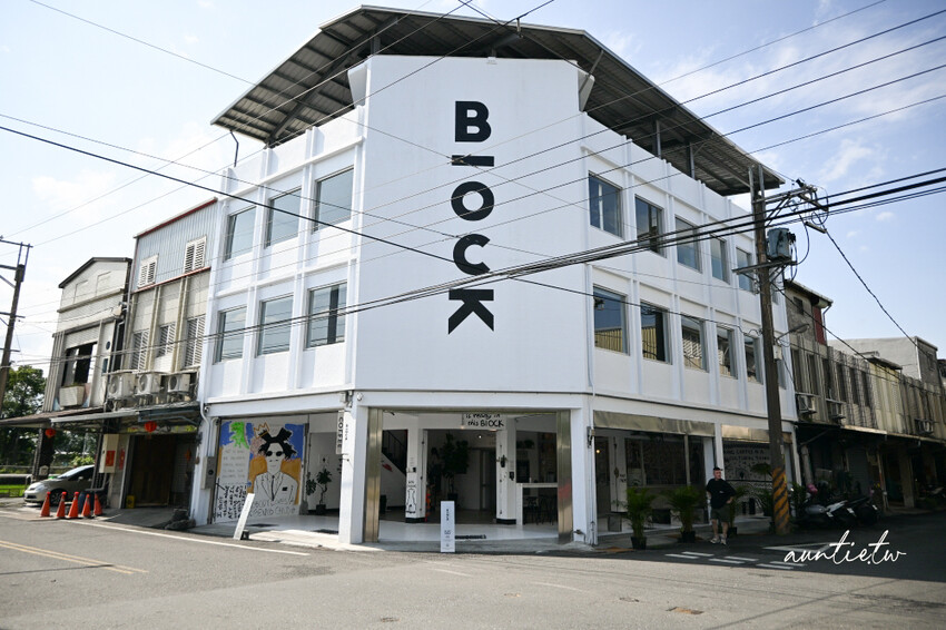 宜蘭咖啡廳新開幕!五結BlOCK COFFEE超吸睛工業風塗鴉,必喝濃郁澳式咖啡,還是寵物友善。