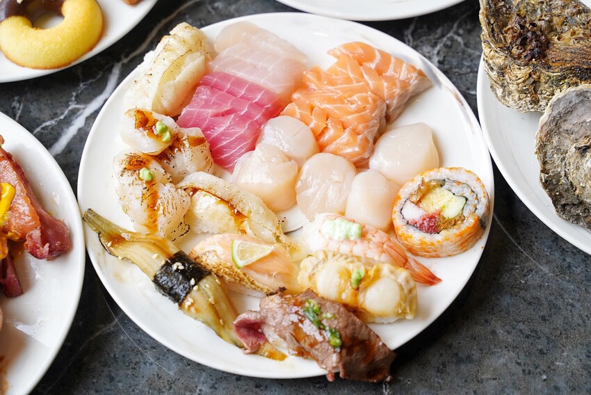 開箱新竹Buffet界黑馬「莫內饗宴」,必吃亮點一次告訴你!百道鮮奢料理隨你吃,完勝旭集!凡用餐還能免費體驗千坪休閒娛樂設施!(煙波大飯店新竹湖濱館) - 阿華田的美食日記