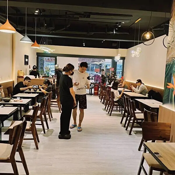 新北鶯歌麵享享牛肉麵~豚骨拉麵~內用點主餐~豆漿~豆花~飲料