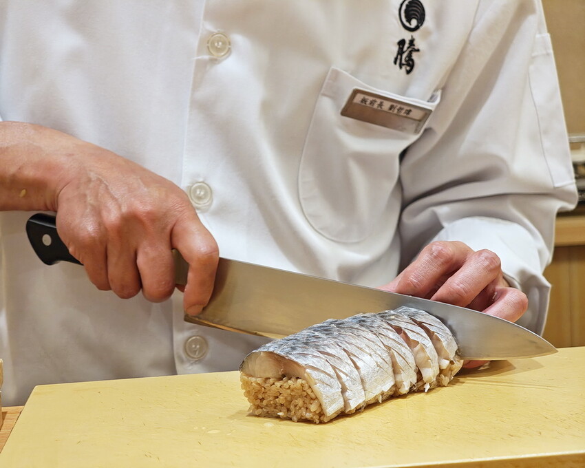 只有內行人才知道的私藏美味【騰壽司鍋物】探訪藝人圈口耳相傳的日式無菜單名店. - 老爺爺與小老婆