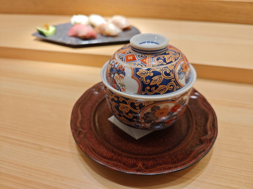 只有內行人才知道的私藏美味【騰壽司鍋物】探訪藝人圈口耳相傳的日式無菜單名店. - 老爺爺與小老婆