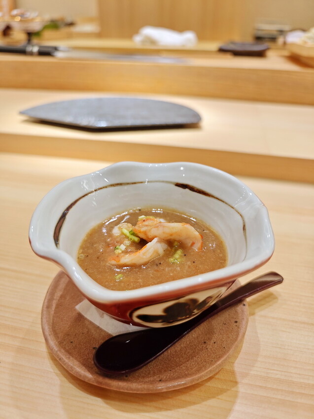 只有內行人才知道的私藏美味【騰壽司鍋物】探訪藝人圈口耳相傳的日式無菜單名店. - 老爺爺與小老婆