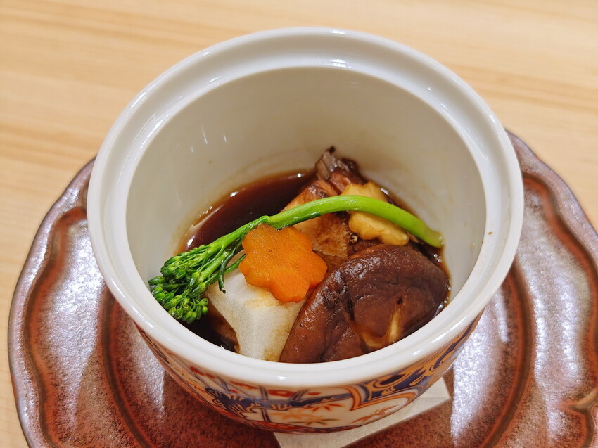 只有內行人才知道的私藏美味【騰壽司鍋物】探訪藝人圈口耳相傳的日式無菜單名店. - 老爺爺與小老婆