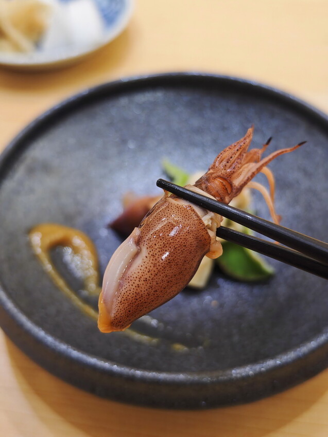 只有內行人才知道的私藏美味【騰壽司鍋物】探訪藝人圈口耳相傳的日式無菜單名店. - 老爺爺與小老婆