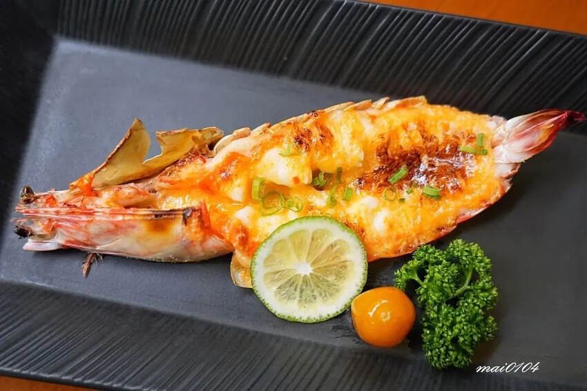 台中隱藏版老字號日料！桃太郎日式料理～日式庭園、私人包廂的用