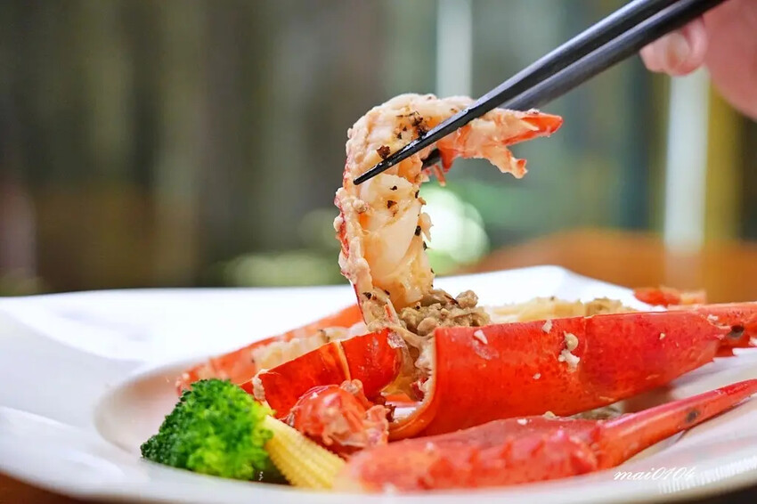 台中隱藏版老字號日料！桃太郎日式料理～日式庭園、私人包廂的用