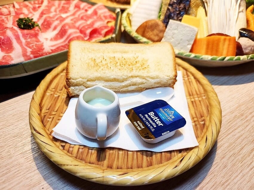 鍋泰暖｜員林最強泰式鍋物 火鍋控必朝聖 叻沙、肉骨茶湯底超濃郁 還有爆漿蝦球等你來試！ - 小企鵝生活趣