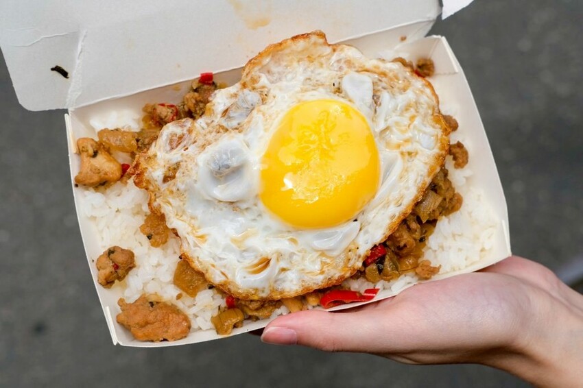 丸強飯店 ｜桃園秒殺比臉大無敵雞排便當，才剛炸完立馬被掃光，酥脆卡滋咬下會爆汁！ - 肉依小姐吃什麼