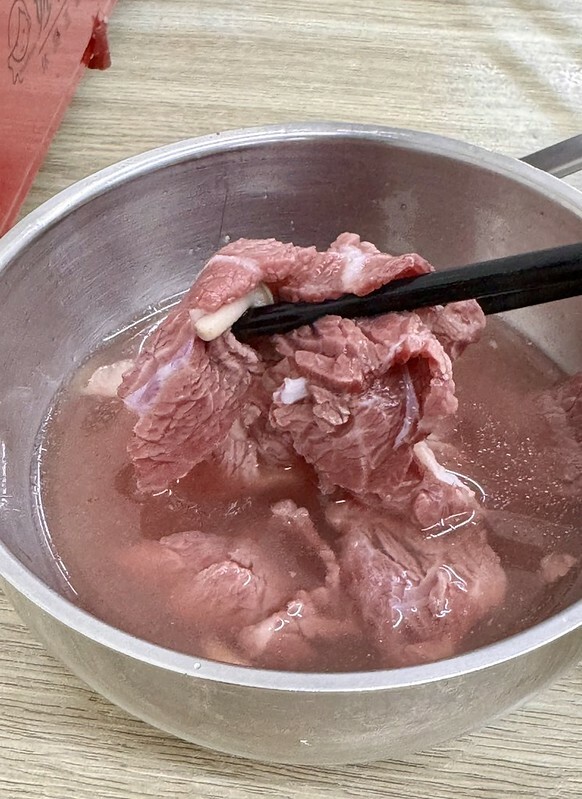 板橋溫體牛肉湯激推,台南道地原汁原味,個人牛肉火鍋。