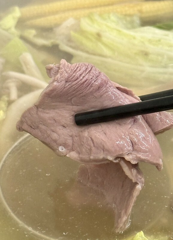 板橋溫體牛肉湯激推,台南道地原汁原味,個人牛肉火鍋。