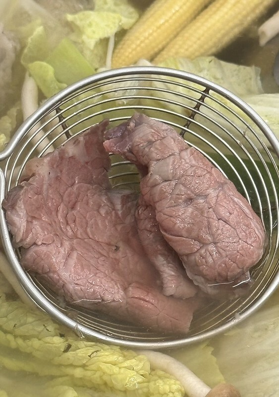 板橋溫體牛肉湯激推,台南道地原汁原味,個人牛肉火鍋。