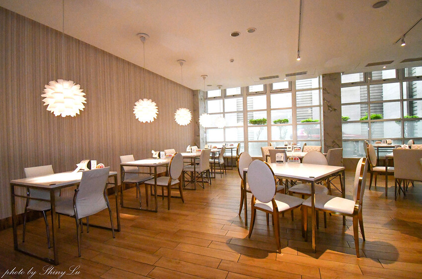 頂級斯林百蘭名床，裝潢設備媲美五星級飯店