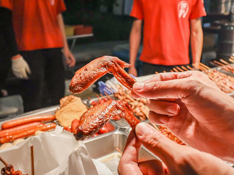 週末去哪玩?新竹東區必逛夜市報到!美食推薦、娛樂一網打盡!