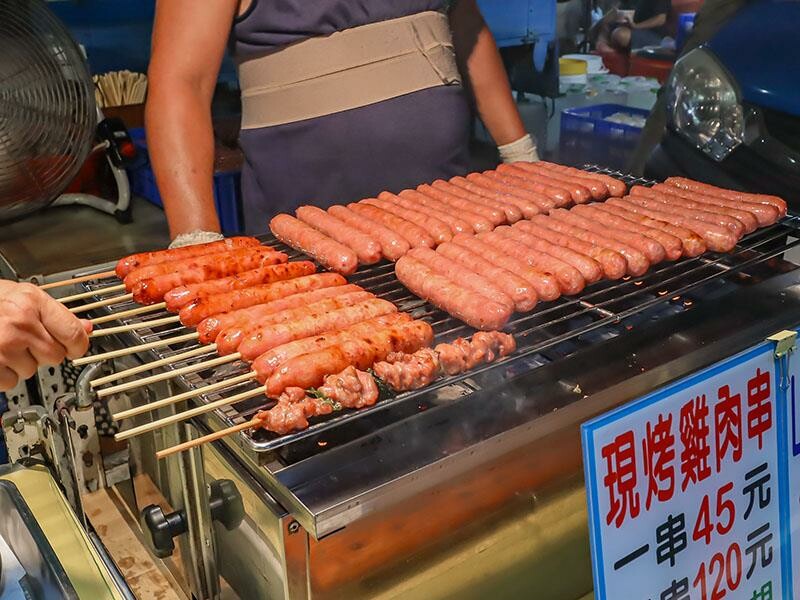 週末去哪玩?新竹東區必逛夜市報到!美食推薦、娛樂一網打盡!