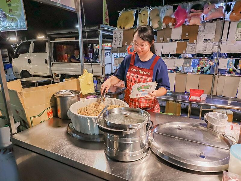 週末去哪玩?新竹東區必逛夜市報到!美食推薦、娛樂一網打盡!