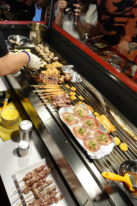 台北市文山區盡興吃喝不用再找地方續攤的不限時餐廳-雞老闆桶仔雞,吃飯還能唱歌的聚餐餐廳,外帶、拜拜景美烤雞