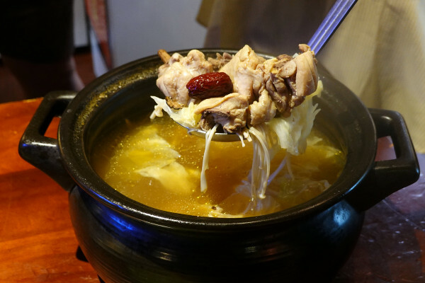 台北市文山區盡興吃喝不用再找地方續攤的不限時餐廳-雞老闆桶仔雞,吃飯還能唱歌的聚餐餐廳,外帶、拜拜景美烤雞