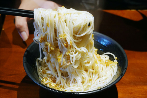 台北市文山區盡興吃喝不用再找地方續攤的不限時餐廳-雞老闆桶仔雞,吃飯還能唱歌的聚餐餐廳,外帶、拜拜景美烤雞