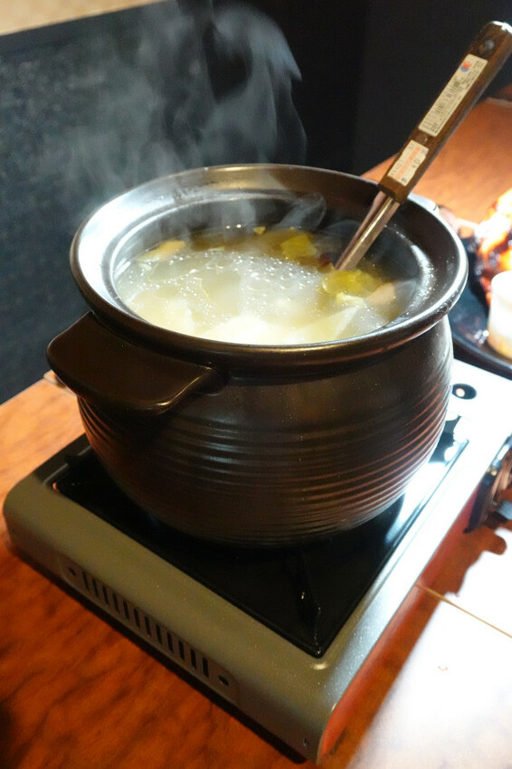 台北市文山區盡興吃喝不用再找地方續攤的不限時餐廳-雞老闆桶仔雞,吃飯還能唱歌的聚餐餐廳,外帶、拜拜景美烤雞