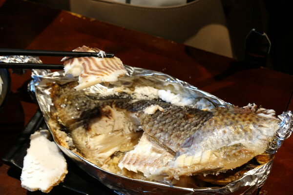 台北市文山區盡興吃喝不用再找地方續攤的不限時餐廳-雞老闆桶仔雞,吃飯還能唱歌的聚餐餐廳,外帶、拜拜景美烤雞