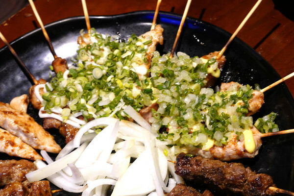 台北市文山區盡興吃喝不用再找地方續攤的不限時餐廳-雞老闆桶仔雞,吃飯還能唱歌的聚餐餐廳,外帶、拜拜景美烤雞