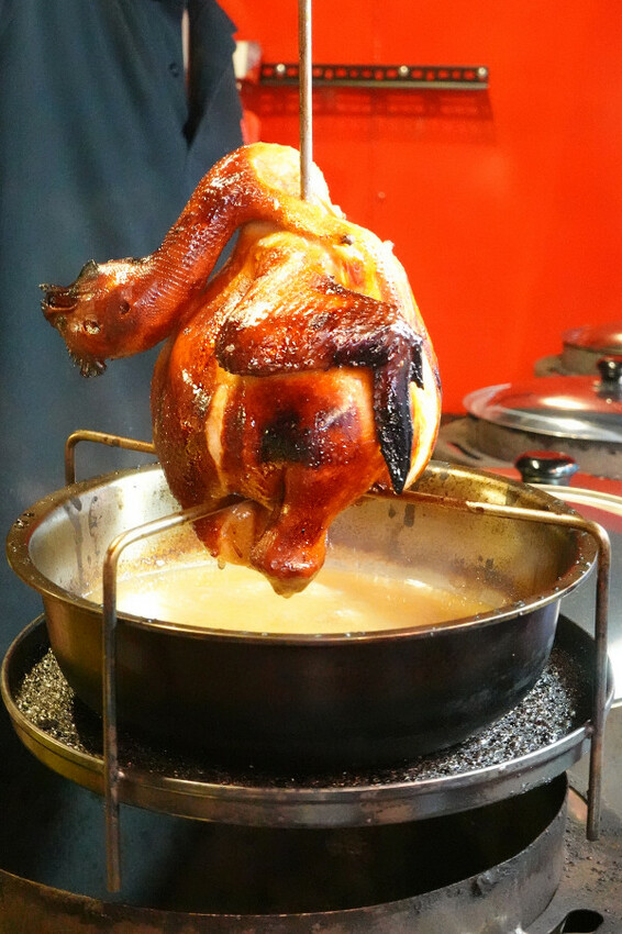 台北市文山區盡興吃喝不用再找地方續攤的不限時餐廳-雞老闆桶仔雞,吃飯還能唱歌的聚餐餐廳,外帶、拜拜景美烤雞