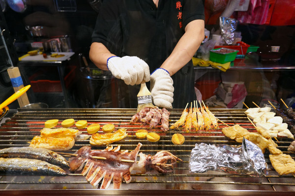 台北市文山區盡興吃喝不用再找地方續攤的不限時餐廳-雞老闆桶仔雞,吃飯還能唱歌的聚餐餐廳,外帶、拜拜景美烤雞