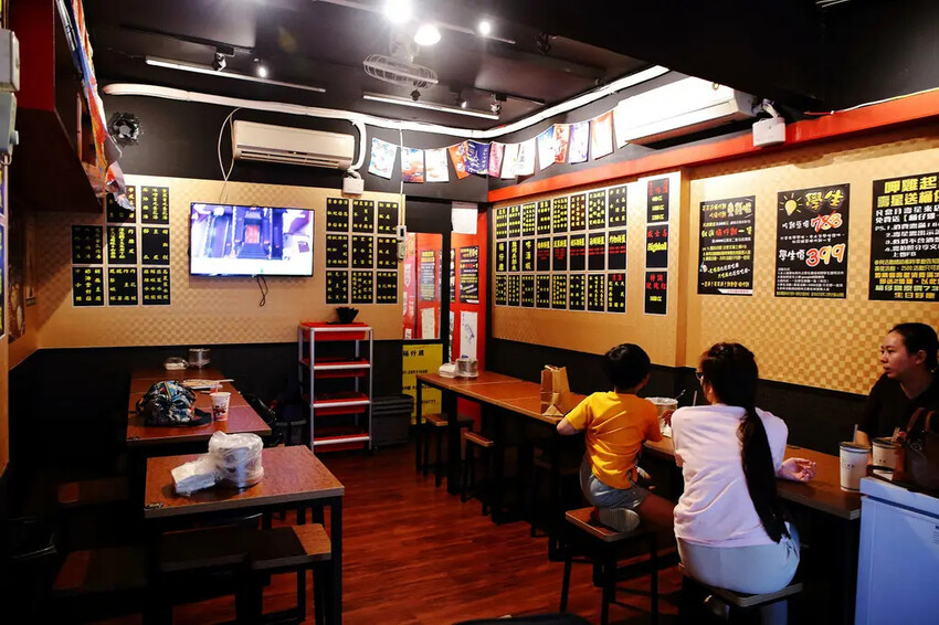 雞老闆景美店插旗景美夜市！當月壽星免費送桶仔雞！快揪團一起爽