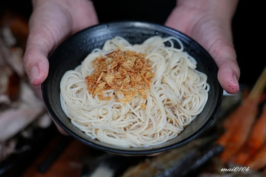 雞老闆桶仔雞景美店開幕啦!!壽星用餐送桶仔雞、學生吃雞也只要