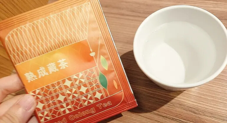 新鳳鳴台南400指定伴手禮!新鳳鳴「呷茶呷甜」禮盒。