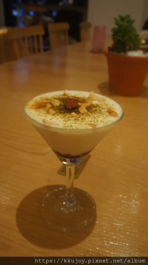 菲尼咖啡｜新竹北區質感咖啡廳，提供咖啡、甜點、輕食、鹹食｜小