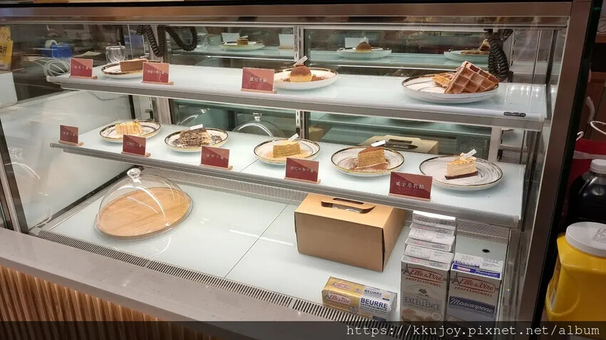 菲尼咖啡｜新竹北區質感咖啡廳，提供咖啡、甜點、輕食、鹹食｜小