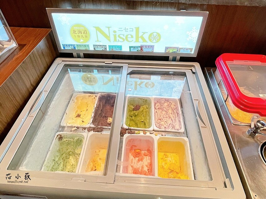 燒瓶子 美村店,台中個人鴛鴦鍋398元起享自助吧大苑子芒果冰沙草莓冰沙、逸萃茶手搖飲機、雪花冰、霜淇淋無限量供應 - Cyndi loves享食天堂