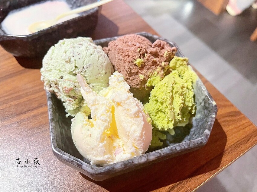 燒瓶子 美村店,台中個人鴛鴦鍋398元起享自助吧大苑子芒果冰沙草莓冰沙、逸萃茶手搖飲機、雪花冰、霜淇淋無限量供應 - Cyndi loves享食天堂