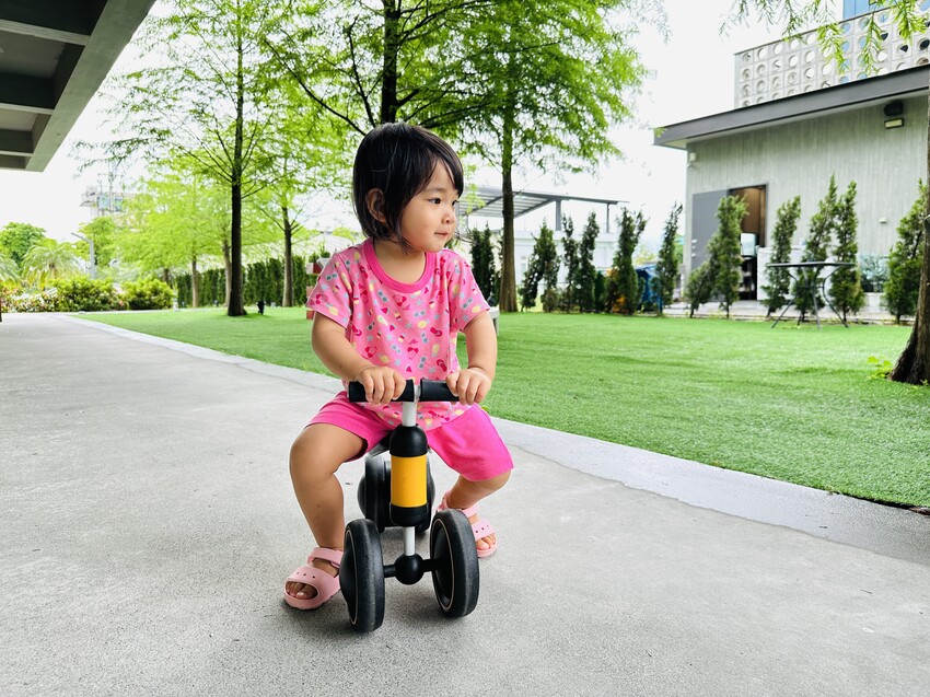【寗夏時光】宜蘭冬山超人氣親子民宿｜電動車、戲水池、遊戲區一