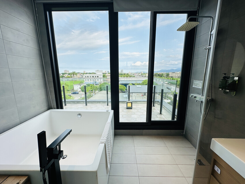 【寗夏時光】宜蘭冬山超人氣親子民宿｜電動車、戲水池、遊戲區一