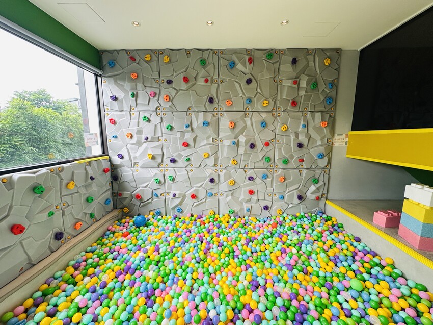 【寗夏時光】宜蘭冬山超人氣親子民宿｜電動車、戲水池、遊戲區一