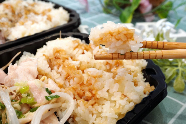 台北市內湖區這雞肉嫩到不科學！內科上班族的午餐神救援！王山而熟成雞肉飯平價卻有高級口感！便當界的熟成革命