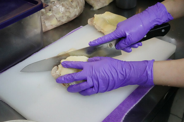 台北市內湖區這雞肉嫩到不科學！內科上班族的午餐神救援！王山而熟成雞肉飯平價卻有高級口感！便當界的熟成革命