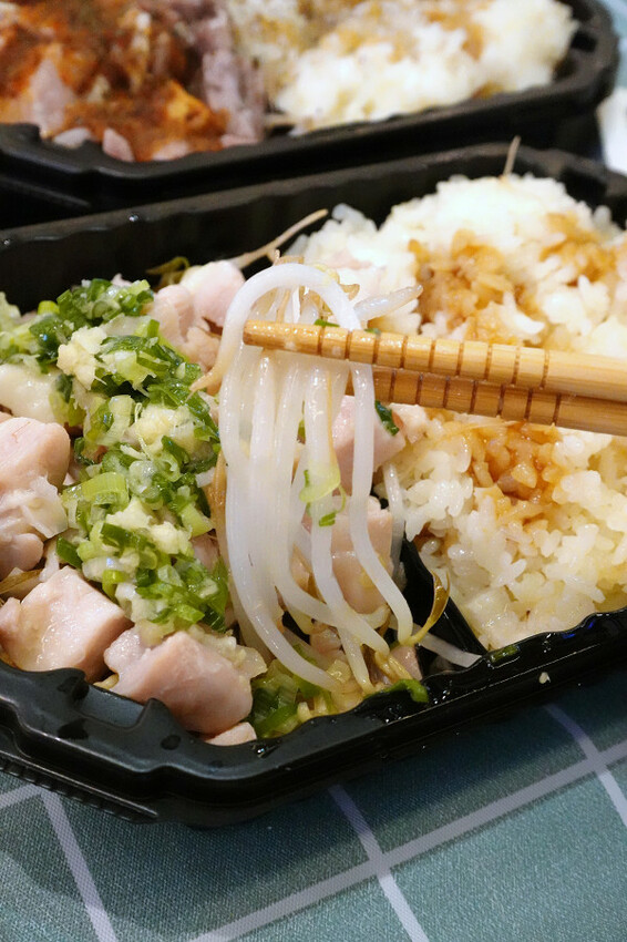 台北市內湖區這雞肉嫩到不科學！內科上班族的午餐神救援！王山而熟成雞肉飯平價卻有高級口感！便當界的熟成革命