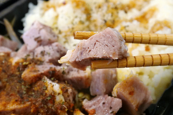 台北市內湖區這雞肉嫩到不科學！內科上班族的午餐神救援！王山而熟成雞肉飯平價卻有高級口感！便當界的熟成革命