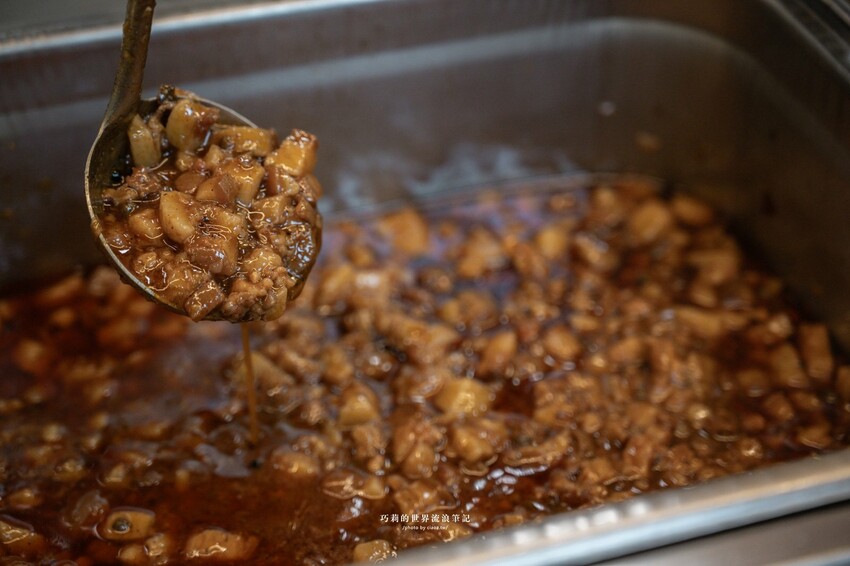 台中最狂AI廚房,全台唯一蒸蛋青花椒滷肉飯,還有甘蔗滷汁腿庫Q彈飄香!