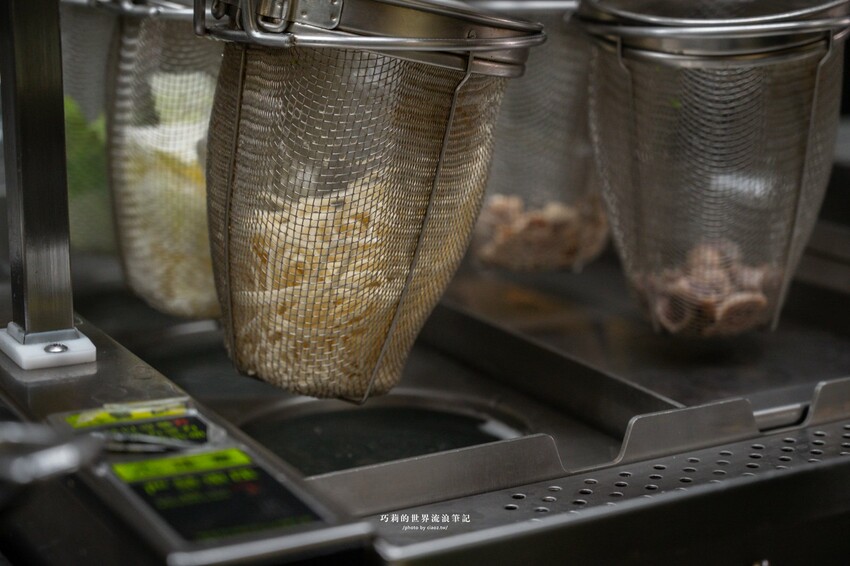 台中最狂AI廚房,全台唯一蒸蛋青花椒滷肉飯,還有甘蔗滷汁腿庫Q彈飄香!